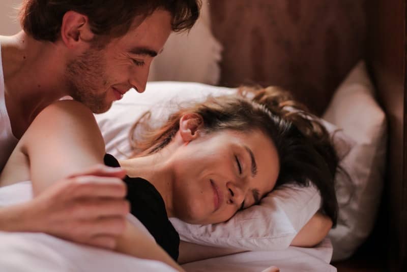 Couple happy because of rimming