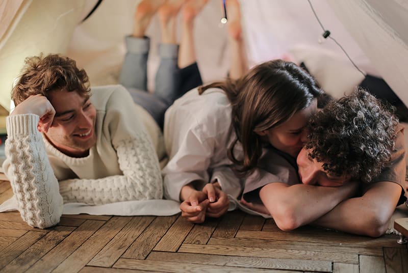 Friend zone fi the girl is dating someone else