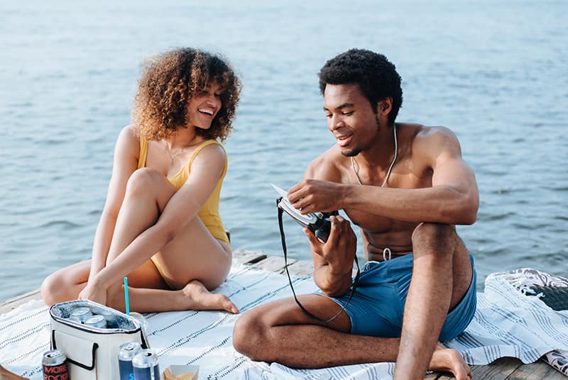 Man trying to rekindle friendship after friend zone fail.